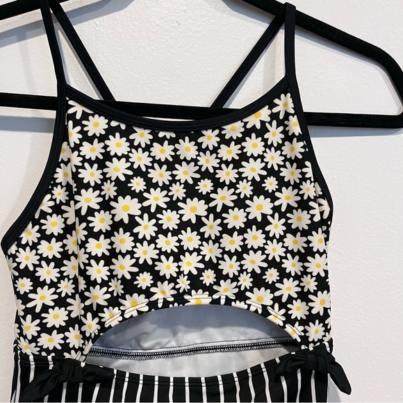 Art Class Black and White Striped and Daisy Floral Bathing Suit Size XL (14/16) - Picture 3 of 6